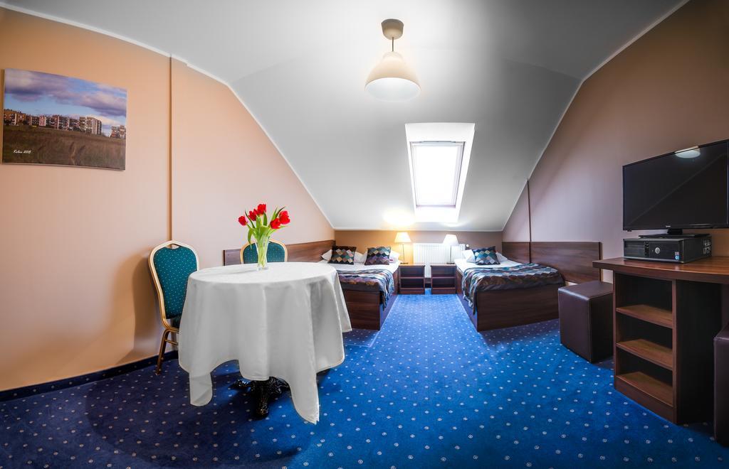Hotel Colnus Kolno  Zewnętrze zdjęcie